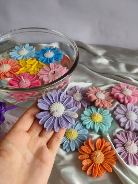 Daisy flower candles